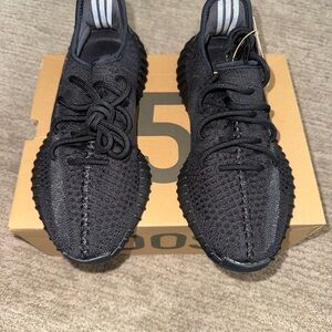 Yeezy Boost 350 V2